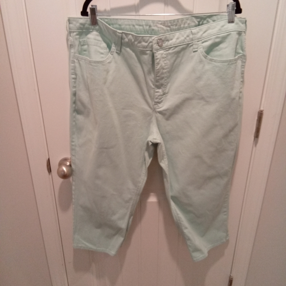 Riders By Lee Plus Size 18 Midrise Capris  Seafoam Green